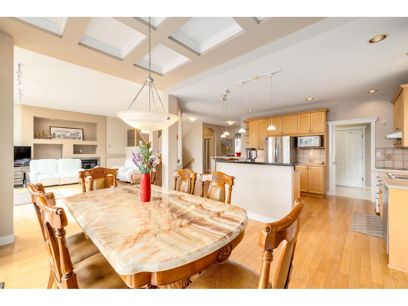 15418 33a Avenue, Surrey, British Columbia  V3Z 0K6 - Photo 6 - R3063332