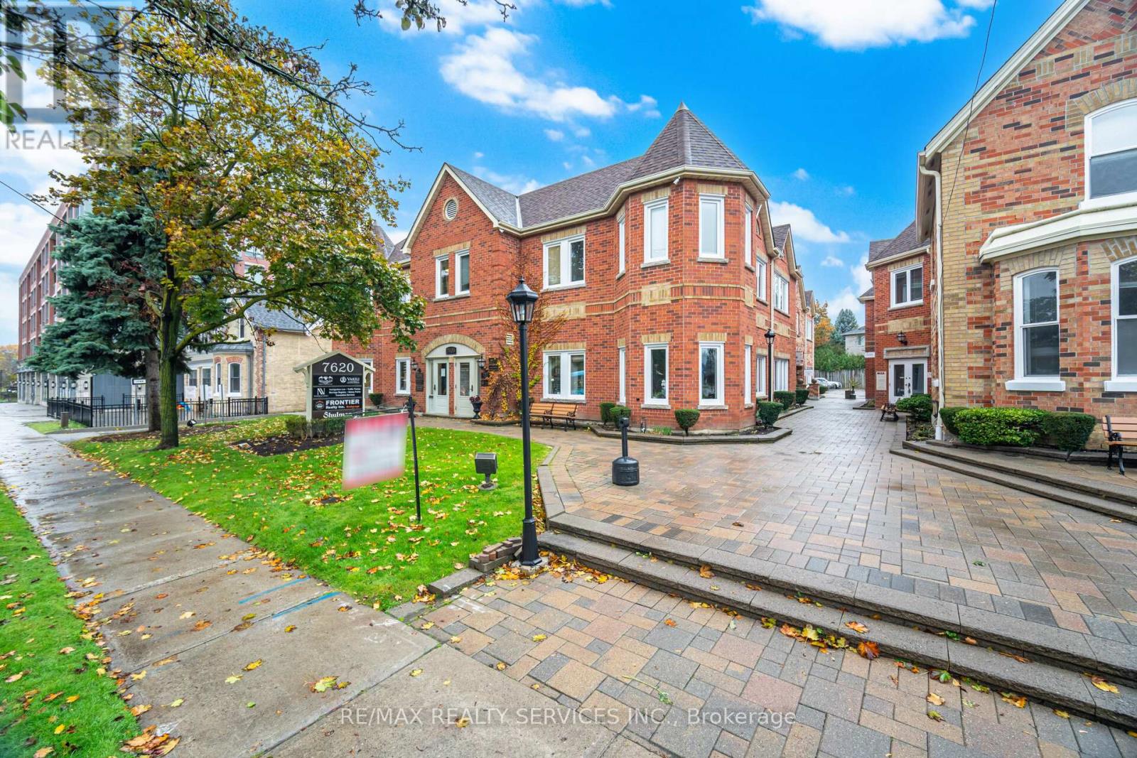 100 - 7620 YONGE STREET, Vaughan, Ontario