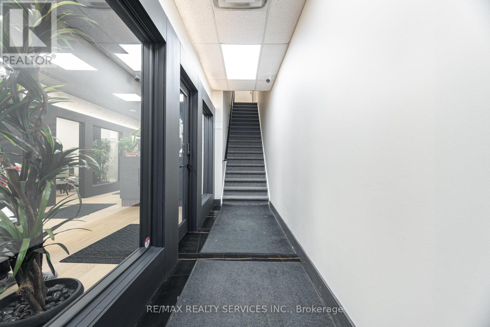 100 - 7620 Yonge Street, Vaughan, Ontario L4J 1V9 - Photo 7 - N12509070