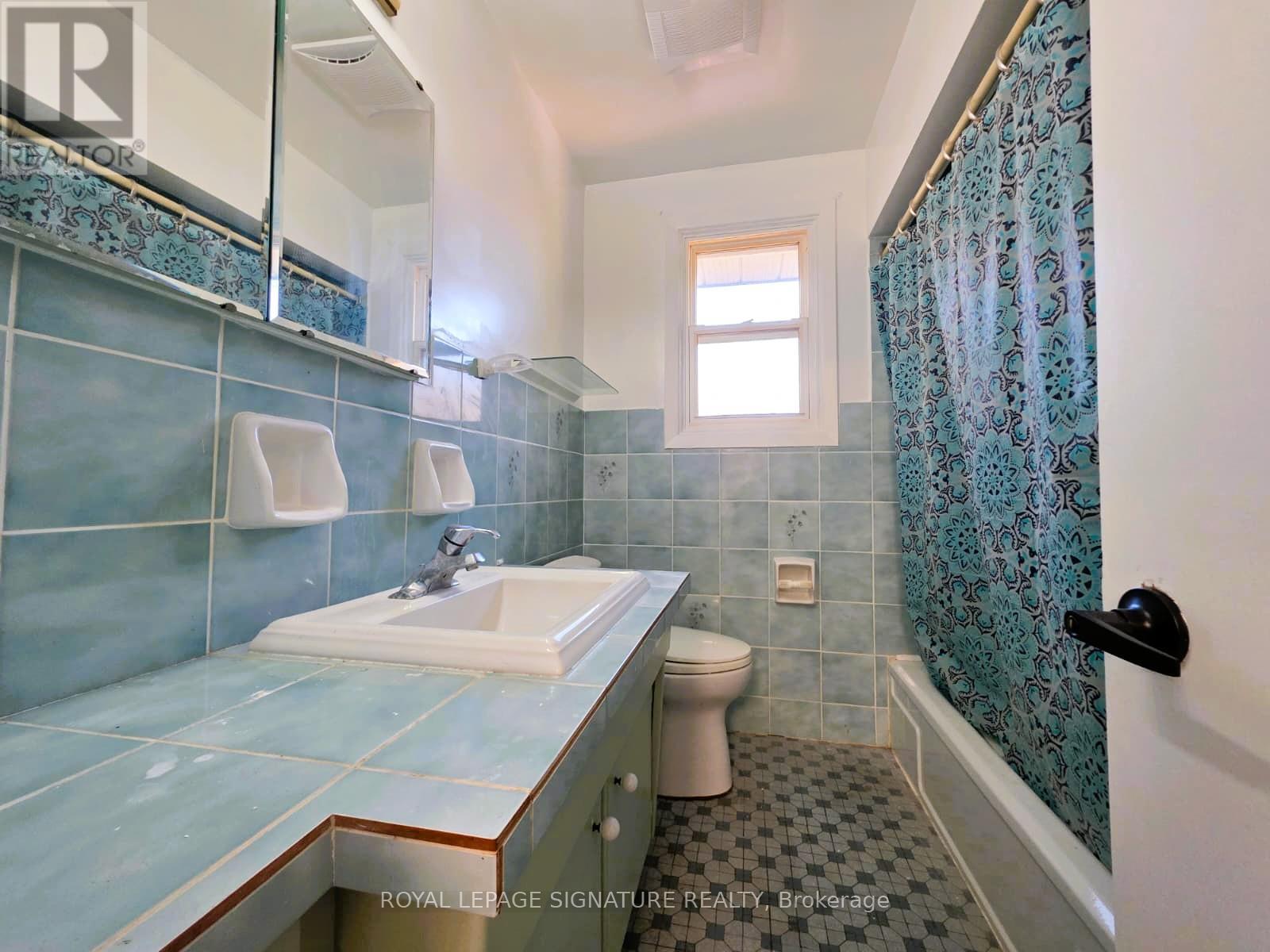 57 Foreht Crescent, Aurora, Ontario  L4G 3E9 - Photo 10 - N12509388