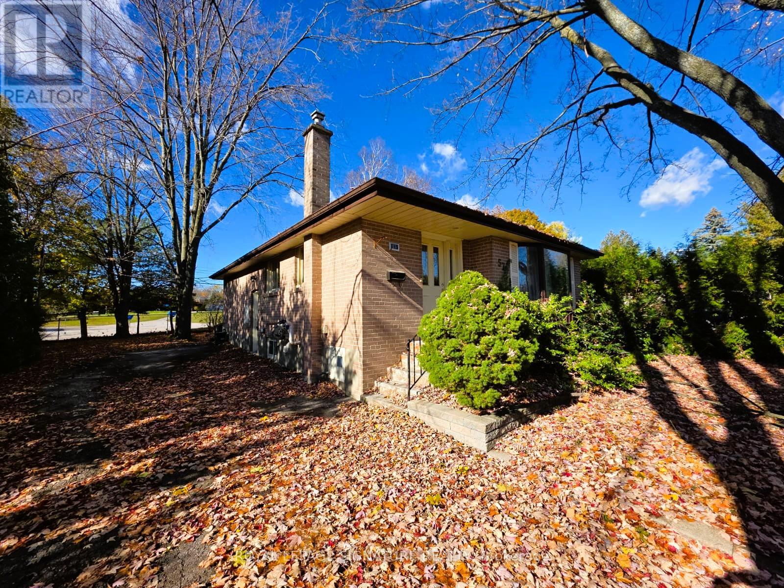 57 Foreht Crescent, Aurora, Ontario  L4G 3E9 - Photo 2 - N12509388