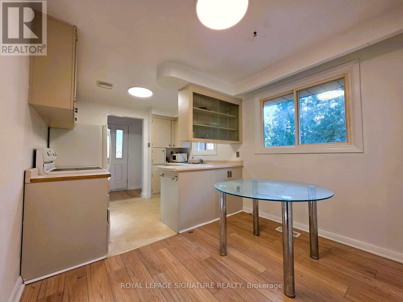 57 Foreht Crescent, Aurora, Ontario  L4G 3E9 - Photo 4 - N12509388