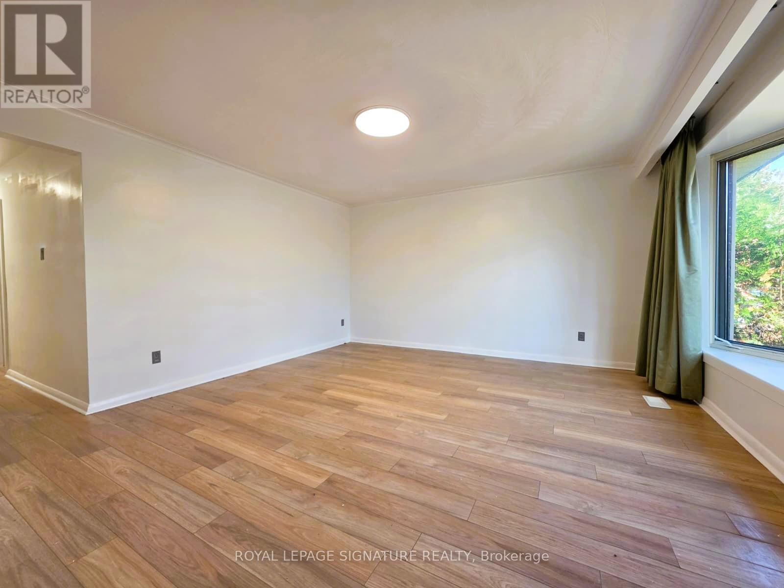 57 Foreht Crescent, Aurora, Ontario  L4G 3E9 - Photo 7 - N12509388