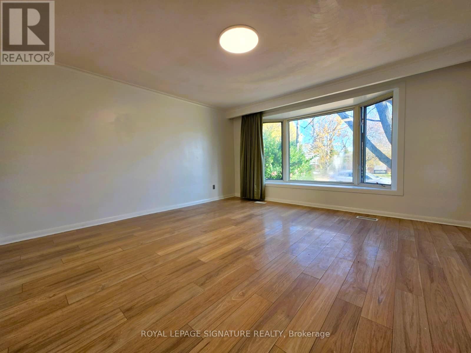 57 Foreht Crescent, Aurora, Ontario  L4G 3E9 - Photo 8 - N12509388