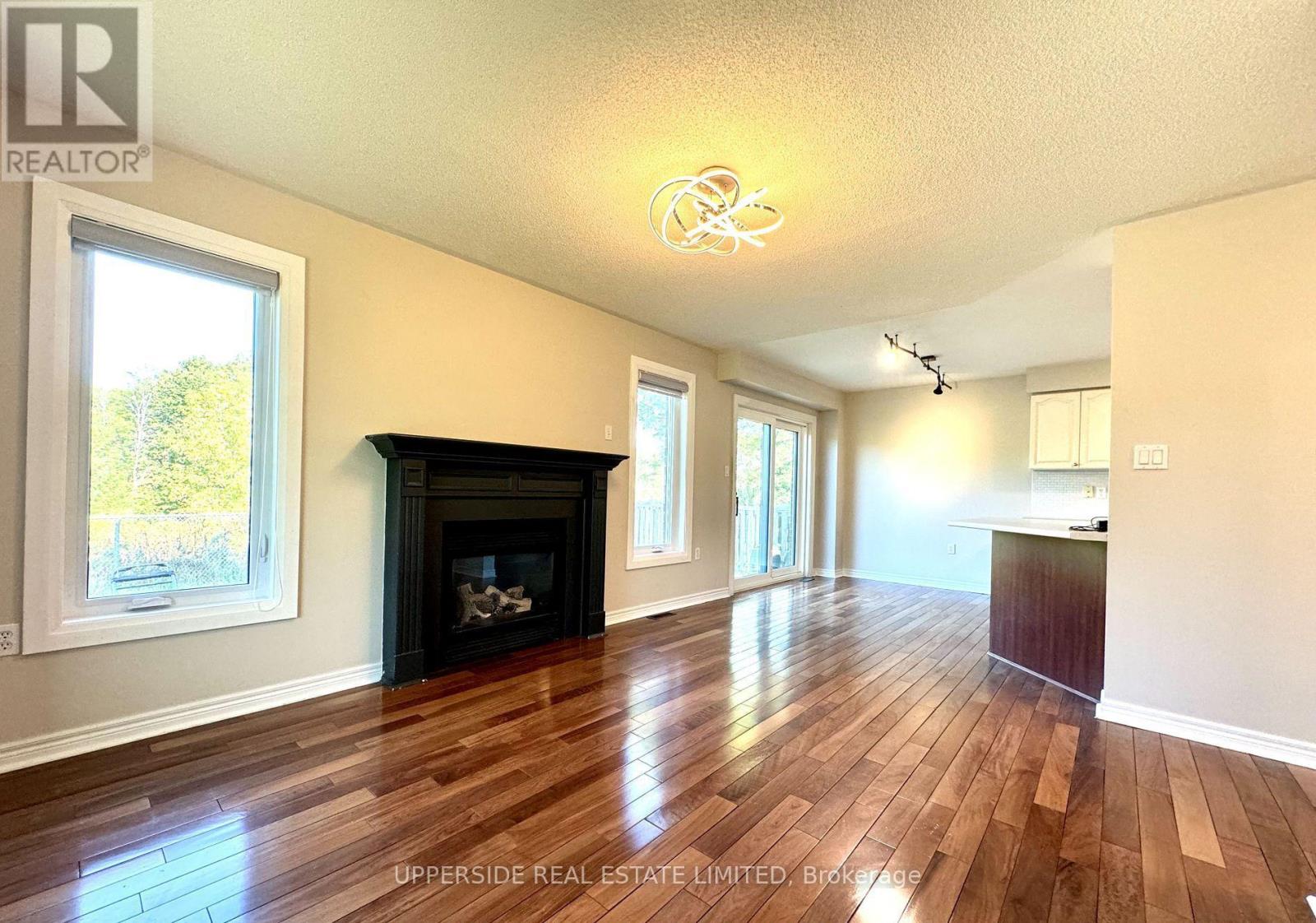 Upper - 46 Country Lane, Barrie (Painswick South), Ontario  L4N 0E8 - Photo 3 - S12509242