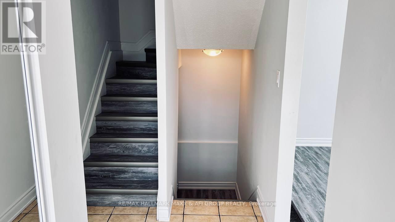 Unit A - 82 Sanford Street, Barrie (Sanford), Ontario  L4N 3C5 - Photo 9 - S12509408