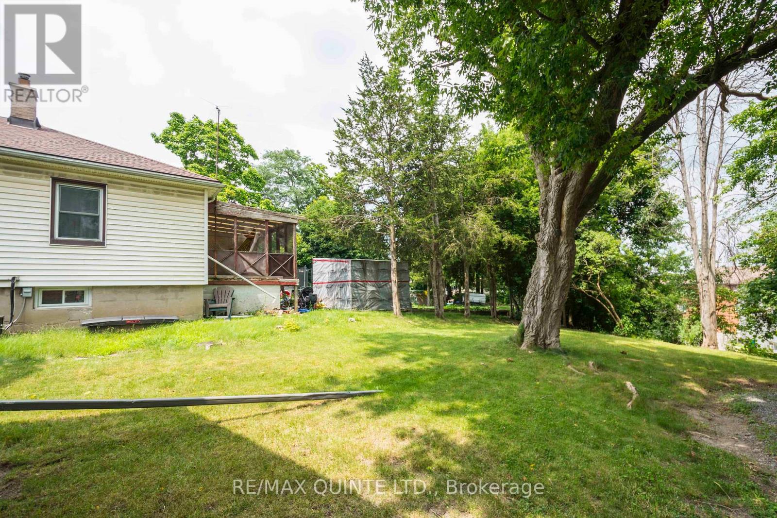 110 Moira Street W, Belleville, Ontario K8P 1S9 - Photo 13 - X12385701