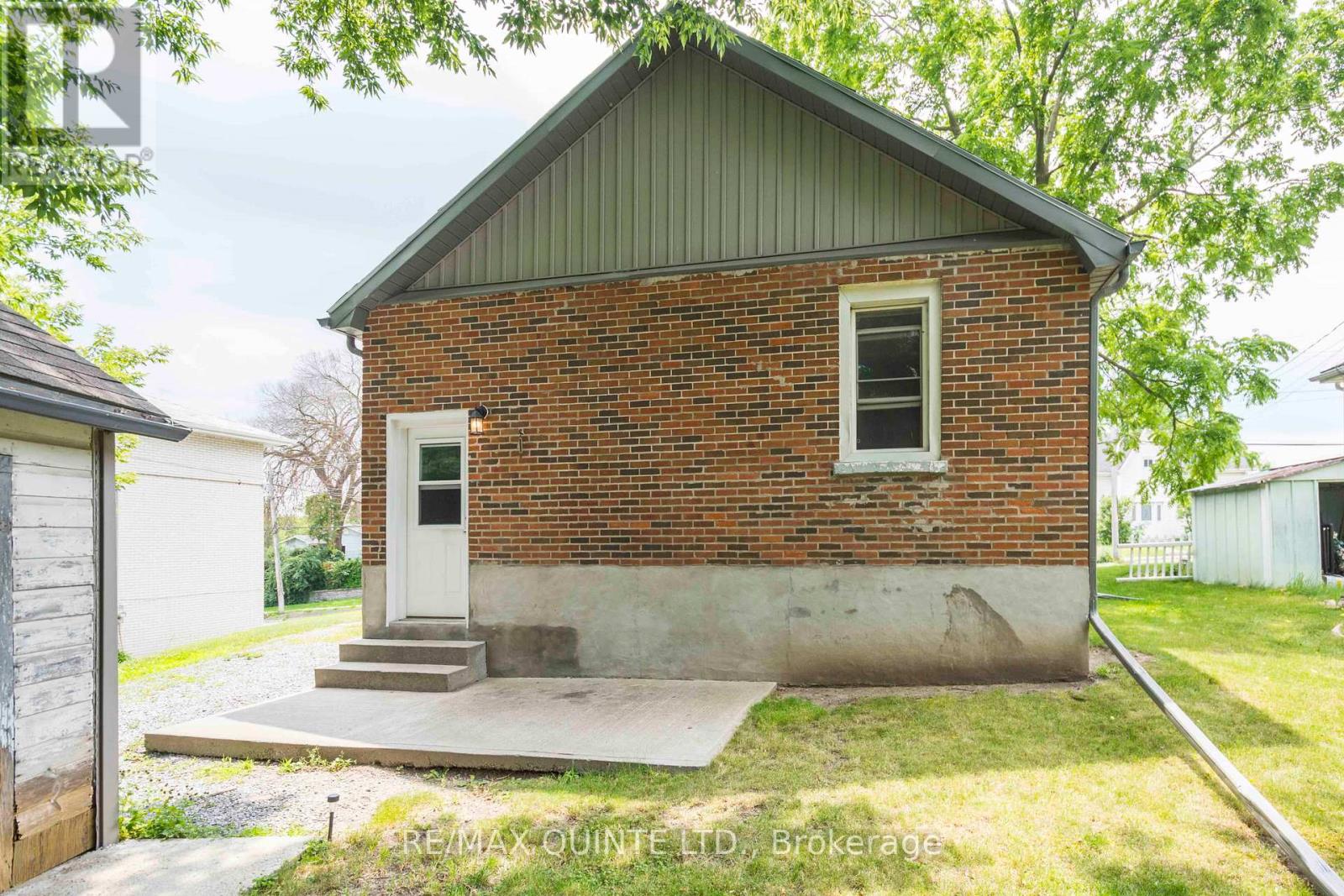 110 Moira Street W, Belleville, Ontario K8P 1S9 - Photo 15 - X12385701