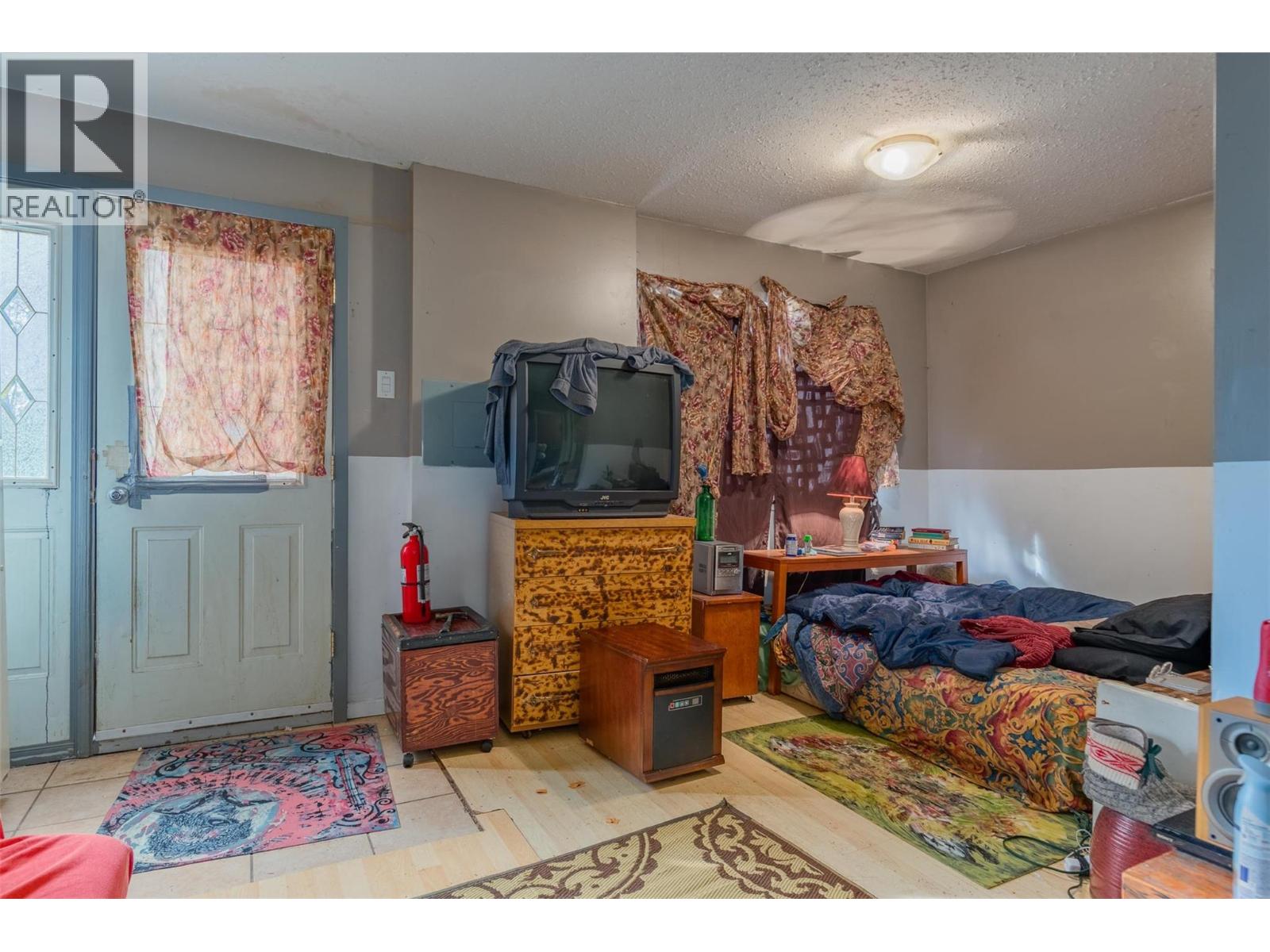 1976 Watson Lane, Fruitvale, British Columbia  V0G 1L1 - Photo 3 - 10367081