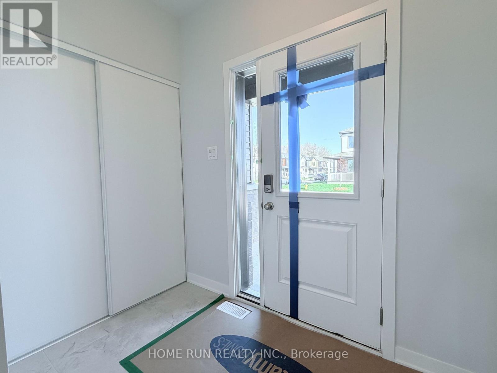 109 Tonic Crescent, Ottawa, Ontario K2K 0N1 - Photo 2 - X12496632