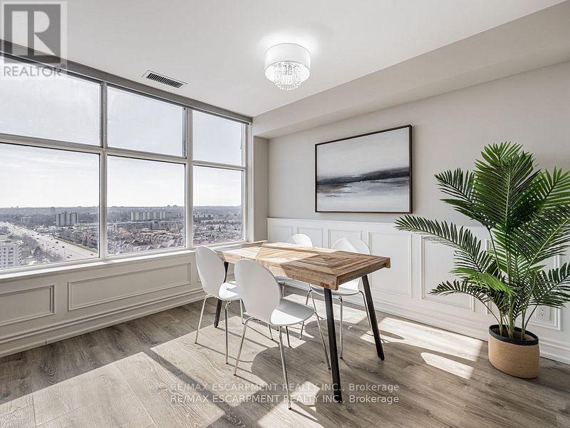 Uph7 - 880 Dundas Street W, Mississauga, Ontario  L5C 4H3 - Photo 11 - W12509082