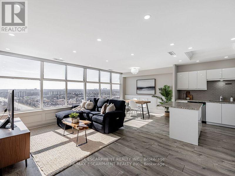 Uph7 - 880 Dundas Street W, Mississauga, Ontario  L5C 4H3 - Photo 14 - W12509082