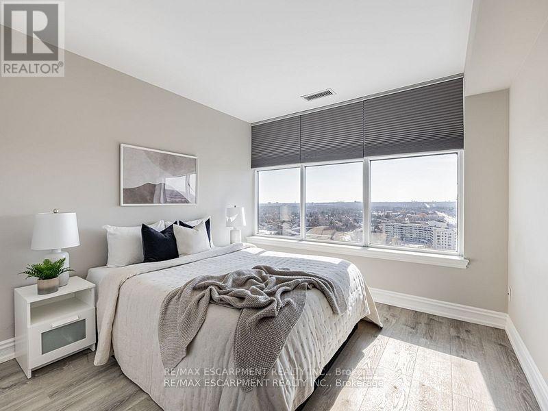 Uph7 - 880 Dundas Street W, Mississauga, Ontario  L5C 4H3 - Photo 22 - W12509082