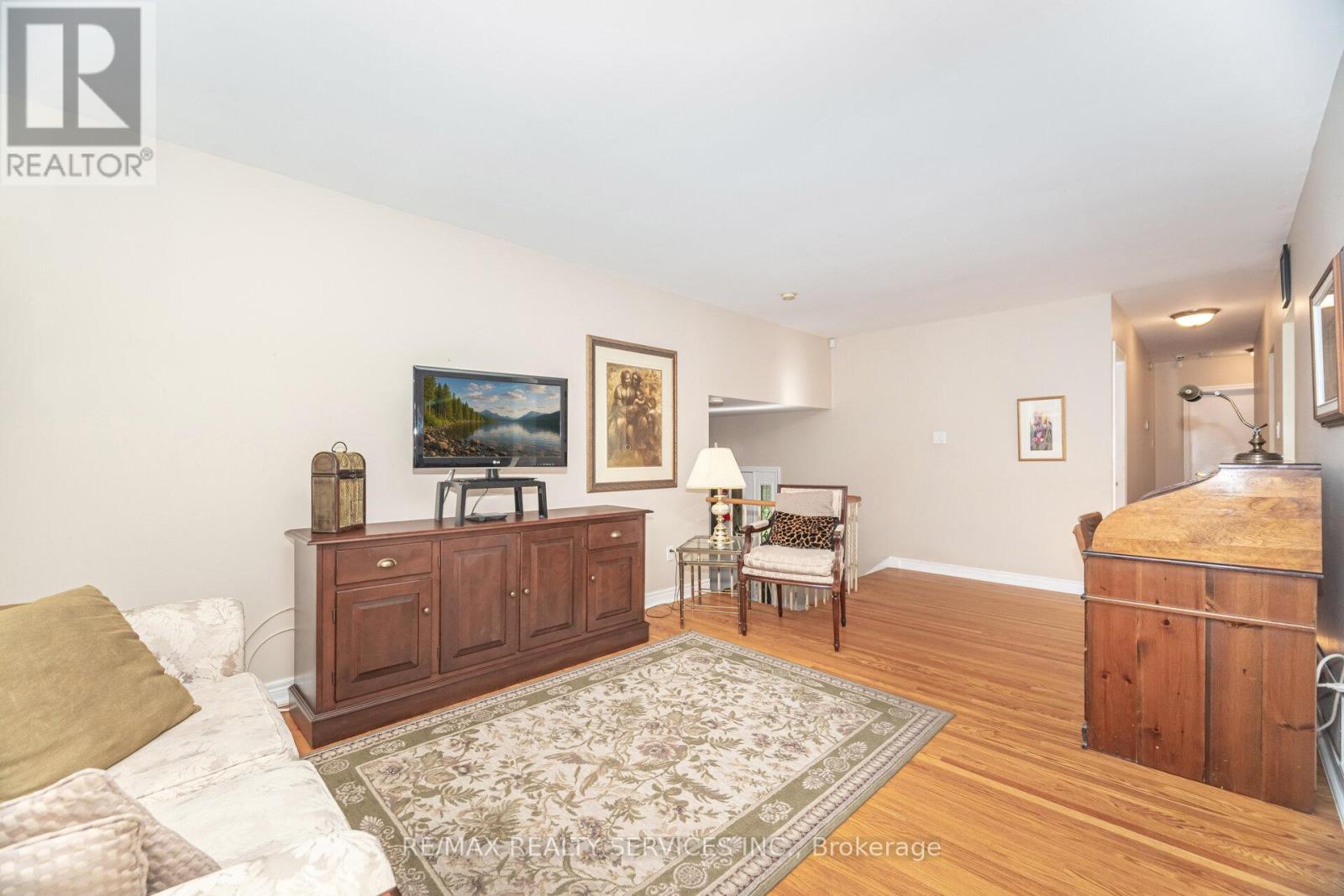 3 Conway Court, Brampton, Ontario  L6T 1Z5 - Photo 8 - W12509104