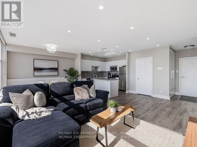 Uph7 - 880 Dundas Street W, Mississauga, Ontario  L5C 4H3 - Photo 15 - W12509106