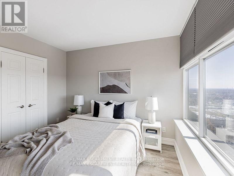 Uph7 - 880 Dundas Street W, Mississauga, Ontario  L5C 4H3 - Photo 23 - W12509106