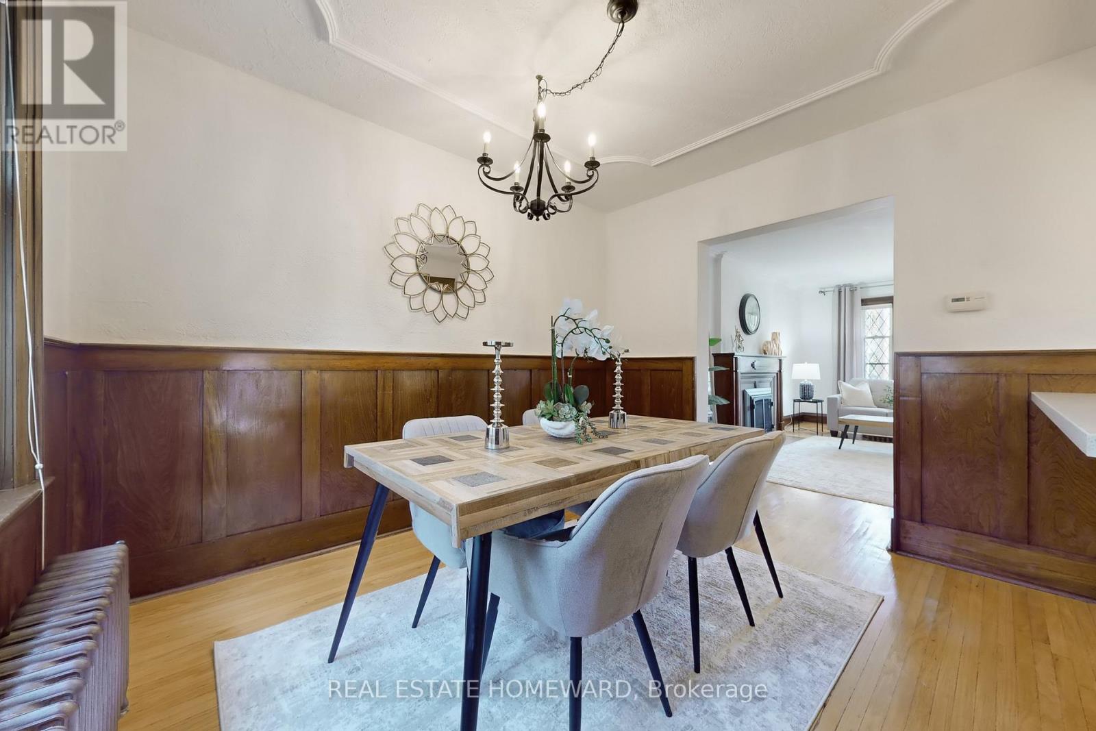 250 Grenview Boulevard S, Toronto, Ontario  M8Y 3V3 - Photo 10 - W12509216