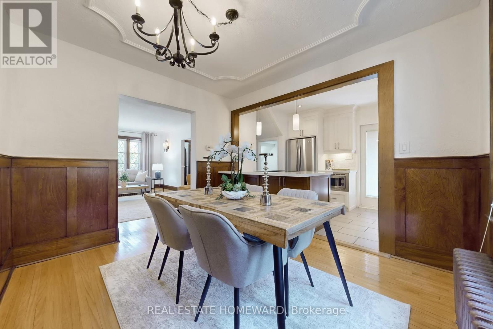 250 Grenview Boulevard S, Toronto, Ontario  M8Y 3V3 - Photo 11 - W12509216