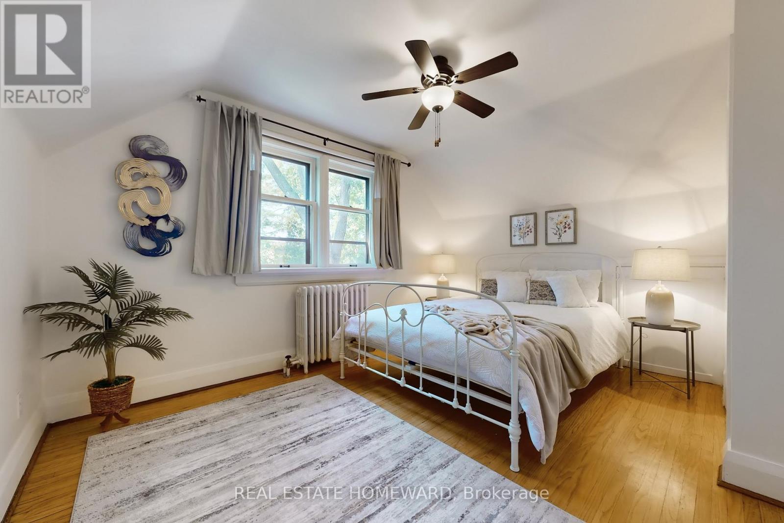 250 Grenview Boulevard S, Toronto, Ontario  M8Y 3V3 - Photo 20 - W12509216