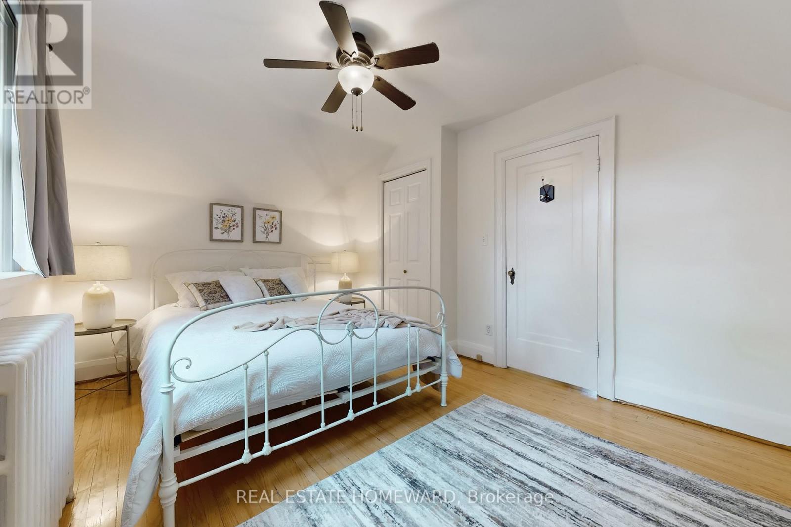 250 Grenview Boulevard S, Toronto, Ontario  M8Y 3V3 - Photo 21 - W12509216