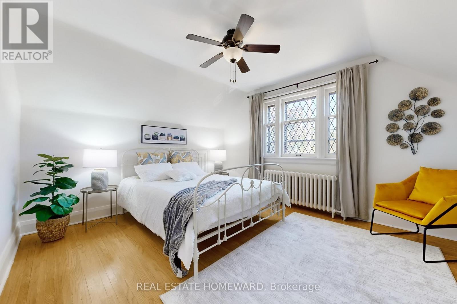 250 Grenview Boulevard S, Toronto, Ontario  M8Y 3V3 - Photo 22 - W12509216