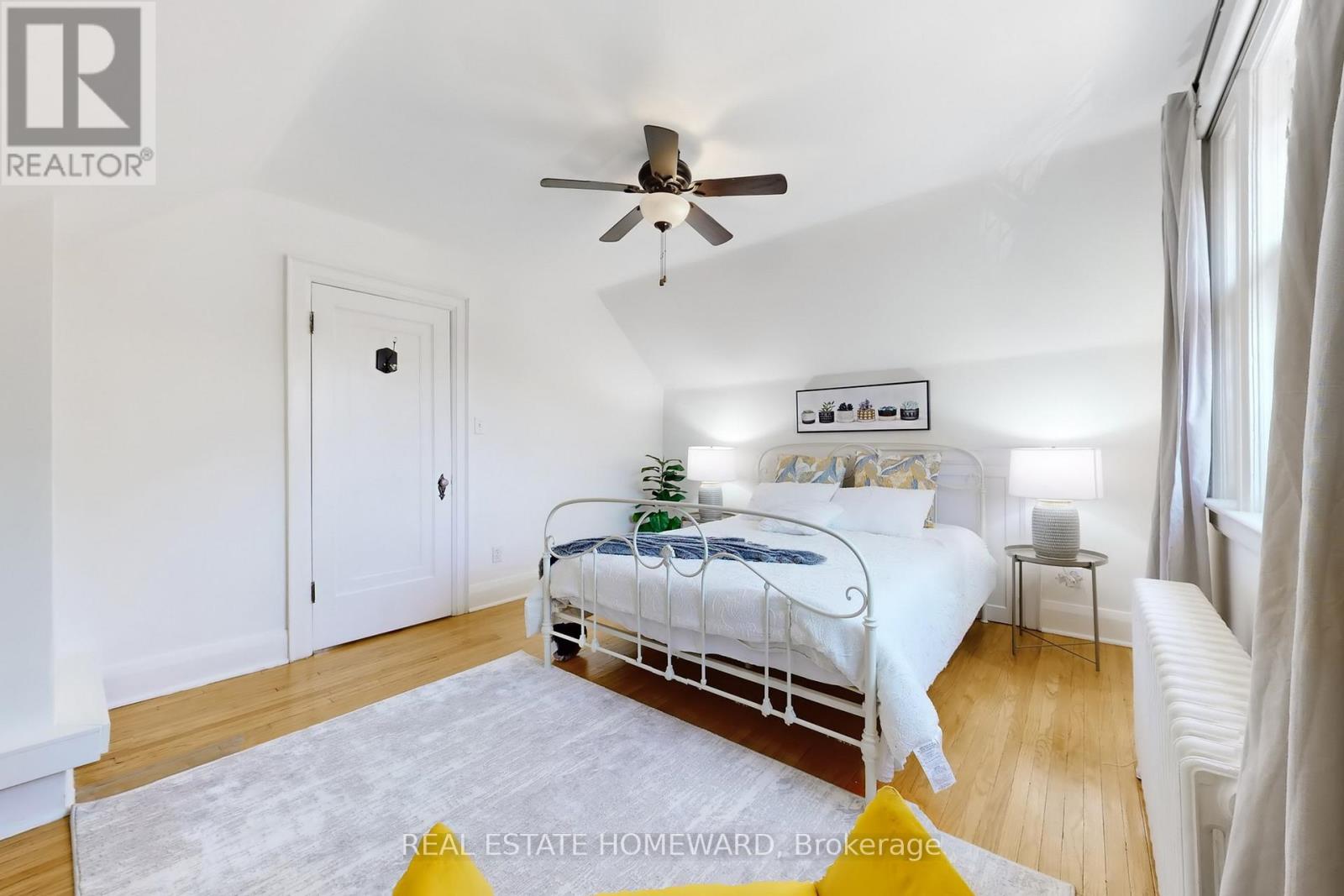 250 Grenview Boulevard S, Toronto, Ontario  M8Y 3V3 - Photo 24 - W12509216