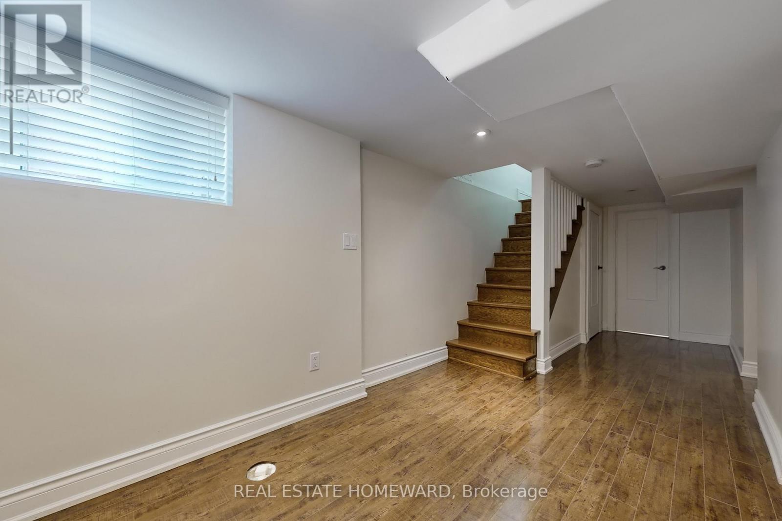 250 Grenview Boulevard S, Toronto, Ontario  M8Y 3V3 - Photo 30 - W12509216