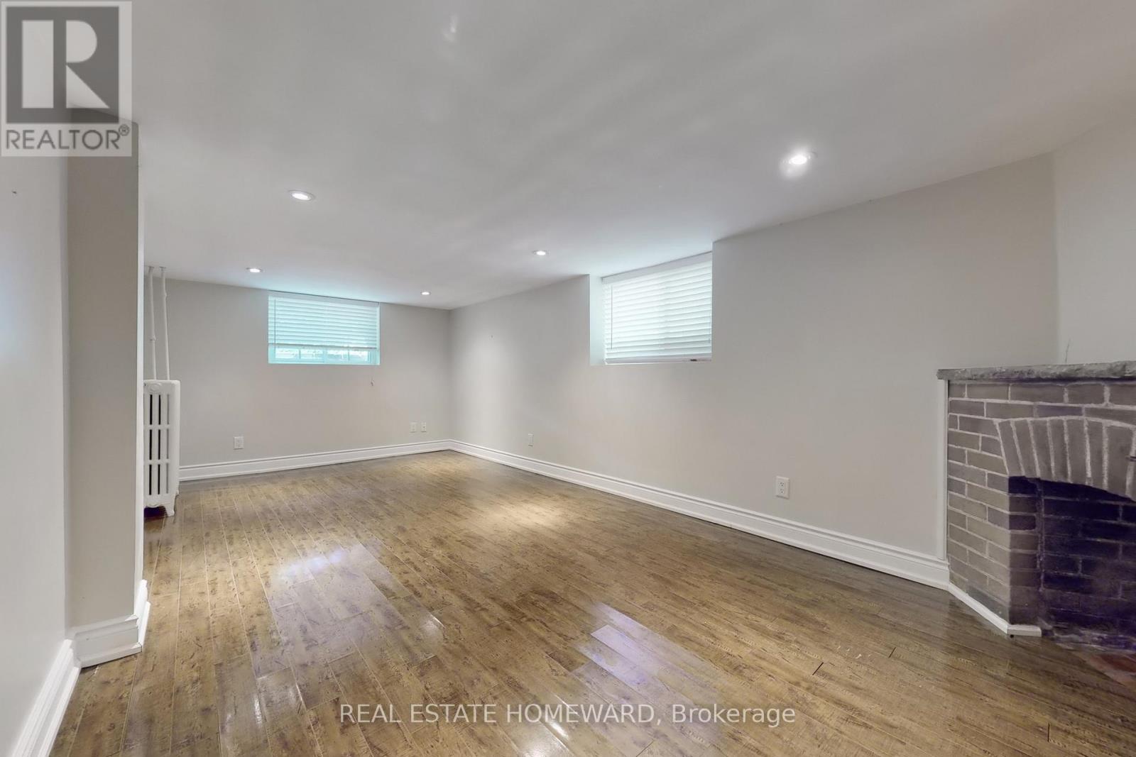 250 Grenview Boulevard S, Toronto, Ontario  M8Y 3V3 - Photo 31 - W12509216