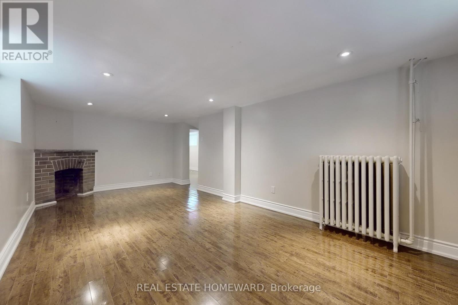 250 Grenview Boulevard S, Toronto, Ontario  M8Y 3V3 - Photo 32 - W12509216