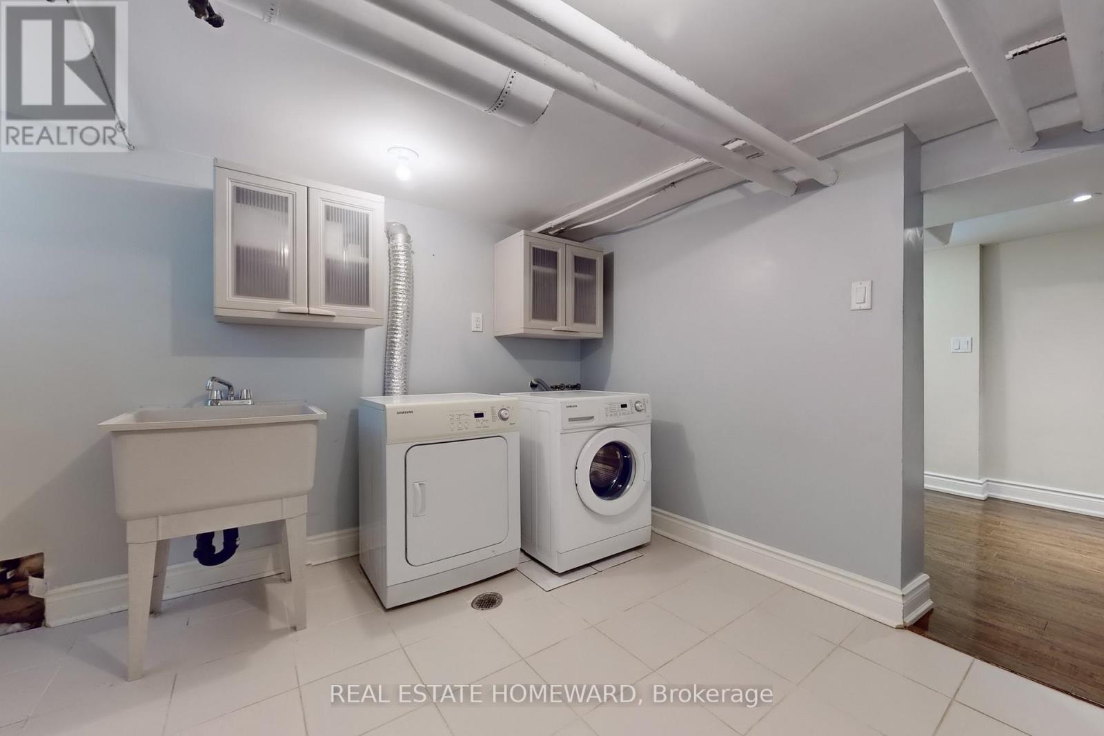 250 Grenview Boulevard S, Toronto, Ontario  M8Y 3V3 - Photo 33 - W12509216