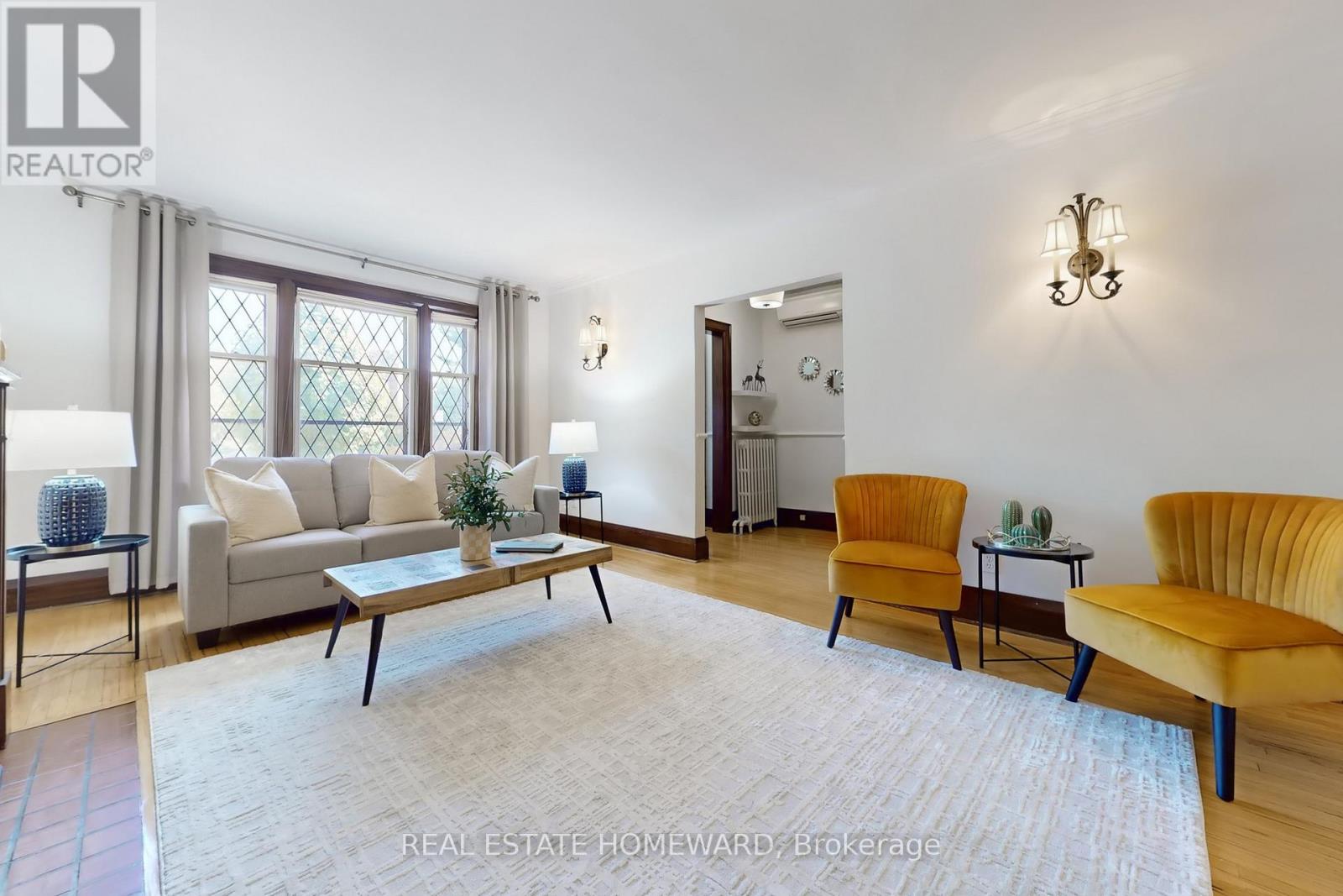 250 Grenview Boulevard S, Toronto, Ontario  M8Y 3V3 - Photo 4 - W12509216