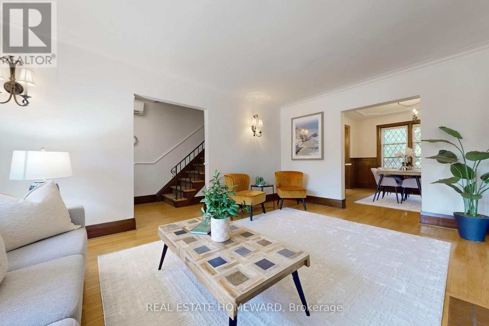 250 Grenview Boulevard S, Toronto, Ontario  M8Y 3V3 - Photo 6 - W12509216