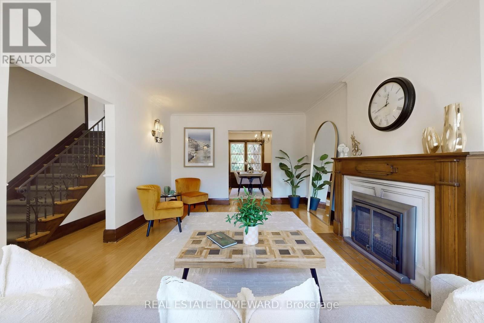 250 Grenview Boulevard S, Toronto, Ontario  M8Y 3V3 - Photo 7 - W12509216