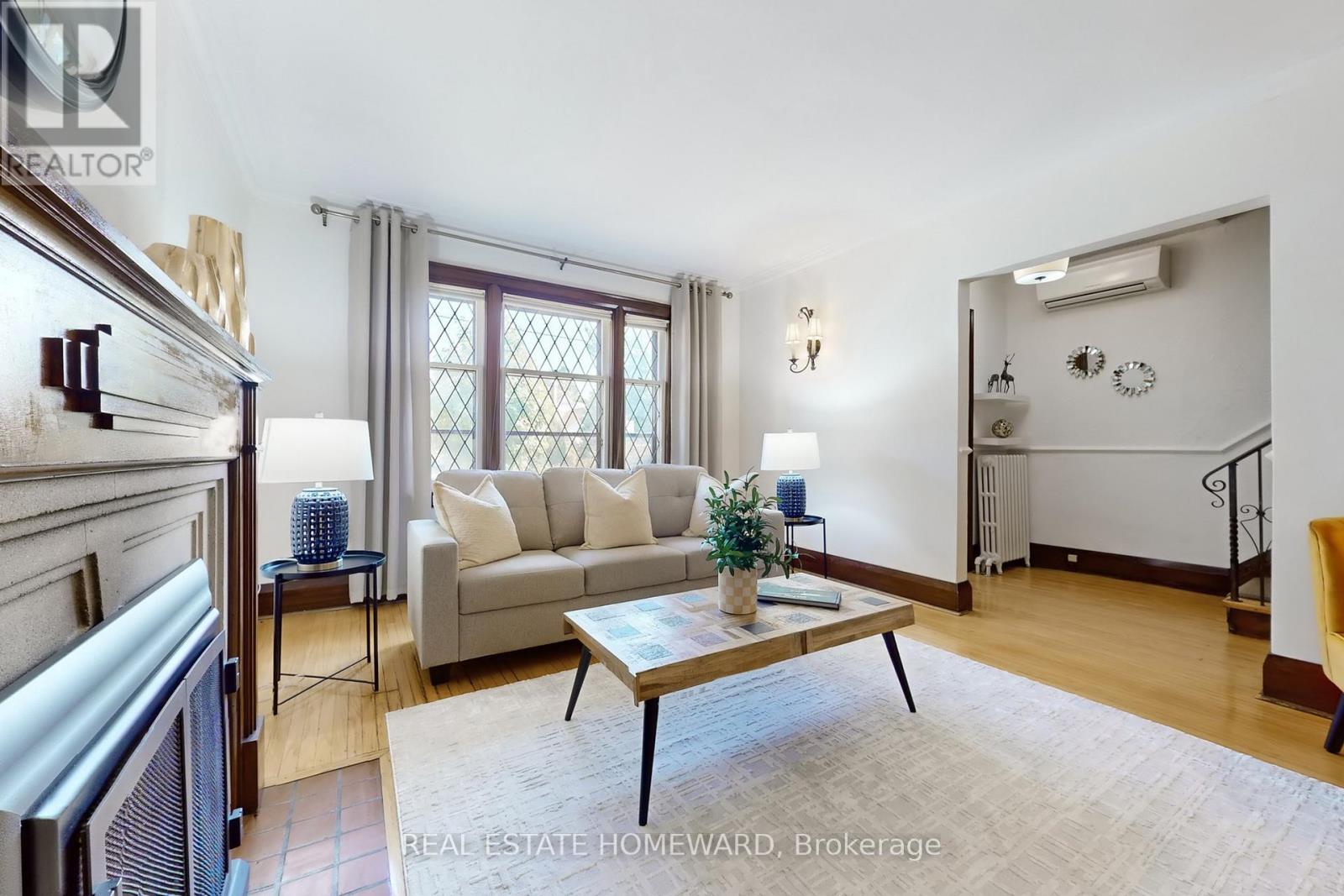 250 Grenview Boulevard S, Toronto, Ontario  M8Y 3V3 - Photo 8 - W12509216