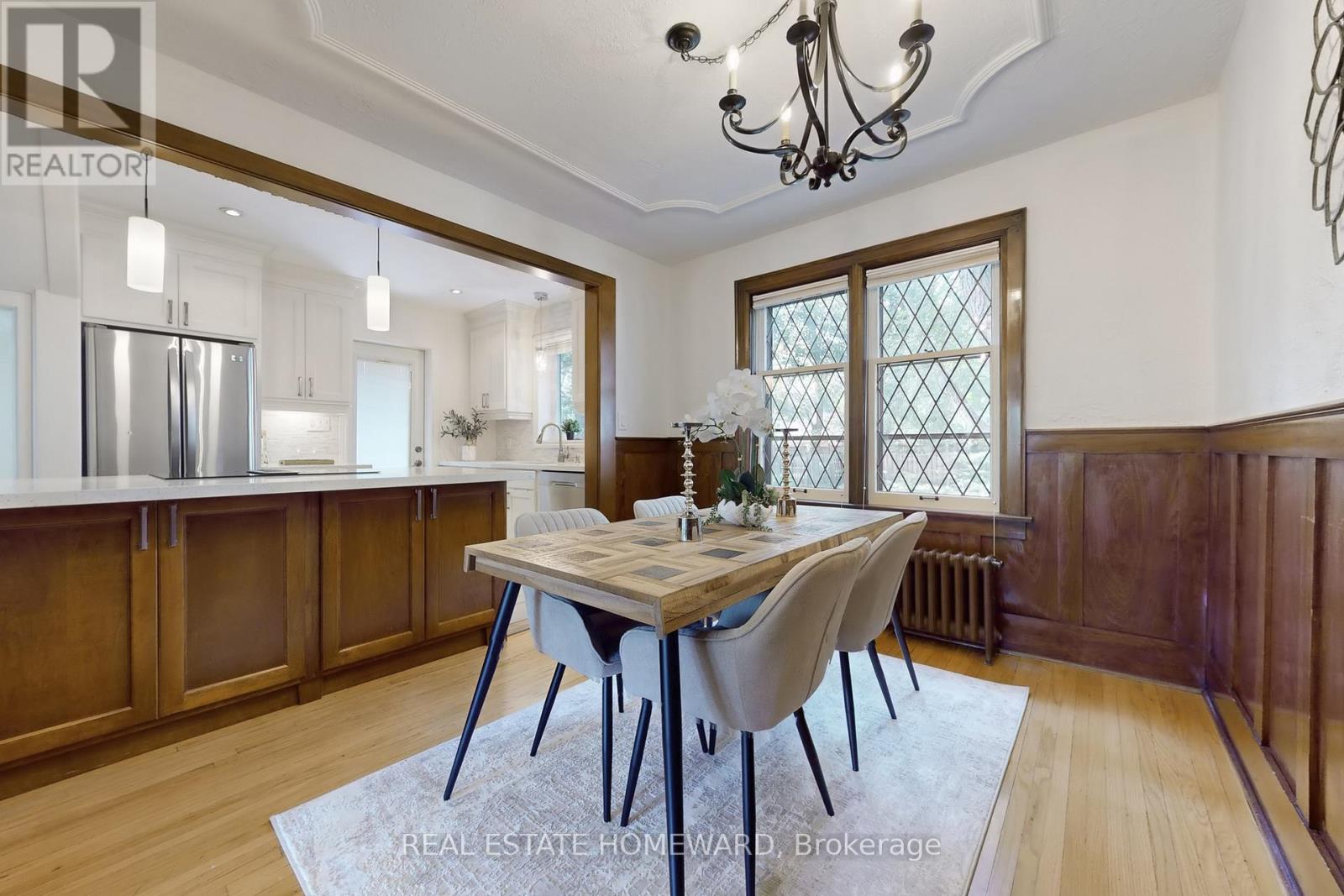 250 Grenview Boulevard S, Toronto, Ontario  M8Y 3V3 - Photo 9 - W12509216