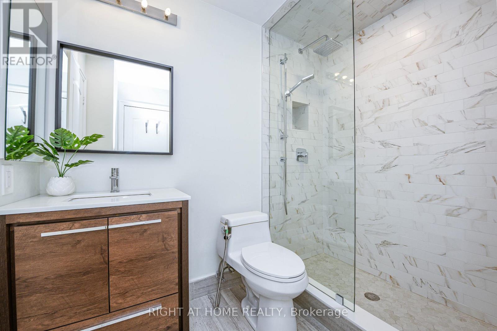 109 - 2119 Lake Shore Boulevard W, Toronto, Ontario  M8V 4E8 - Photo 19 - W12509282