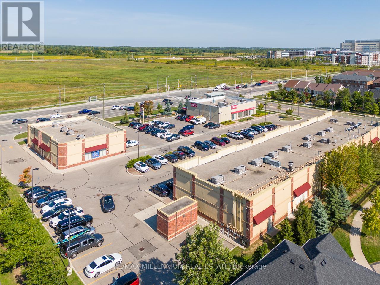 3 - 2520 Postmaster Drive, Oakville, Ontario  L6M 0N2 - Photo 3 - W12509300