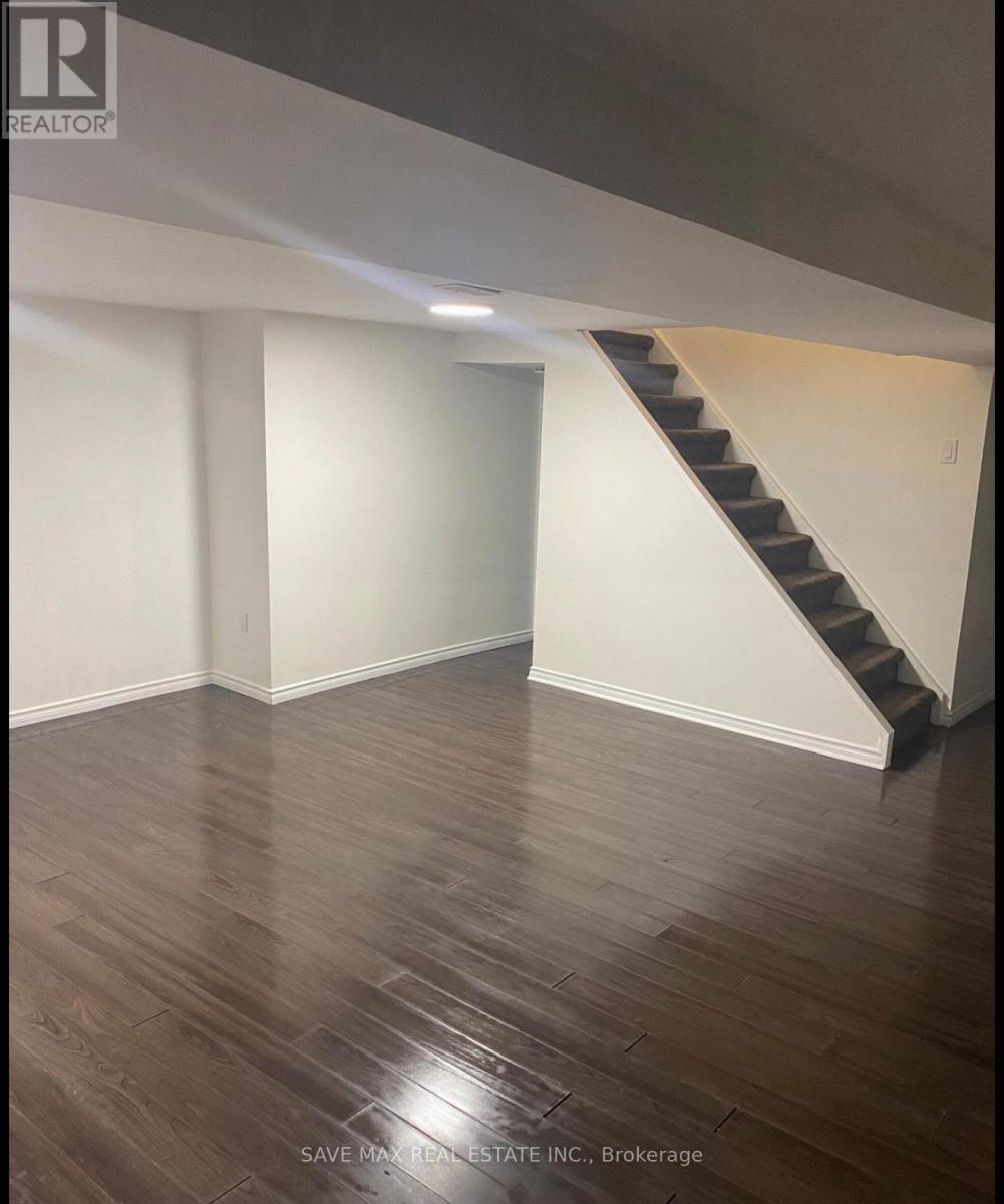 26 Hillbank Trail, Brampton, Ontario  L6S 1P6 - Photo 14 - W12509324