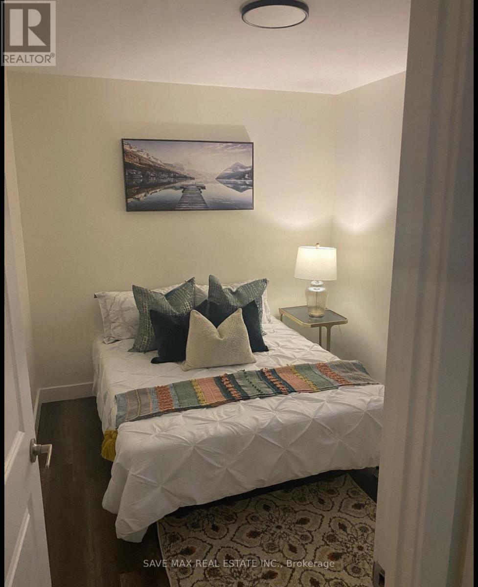 26 Hillbank Trail, Brampton, Ontario  L6S 1P6 - Photo 9 - W12509324