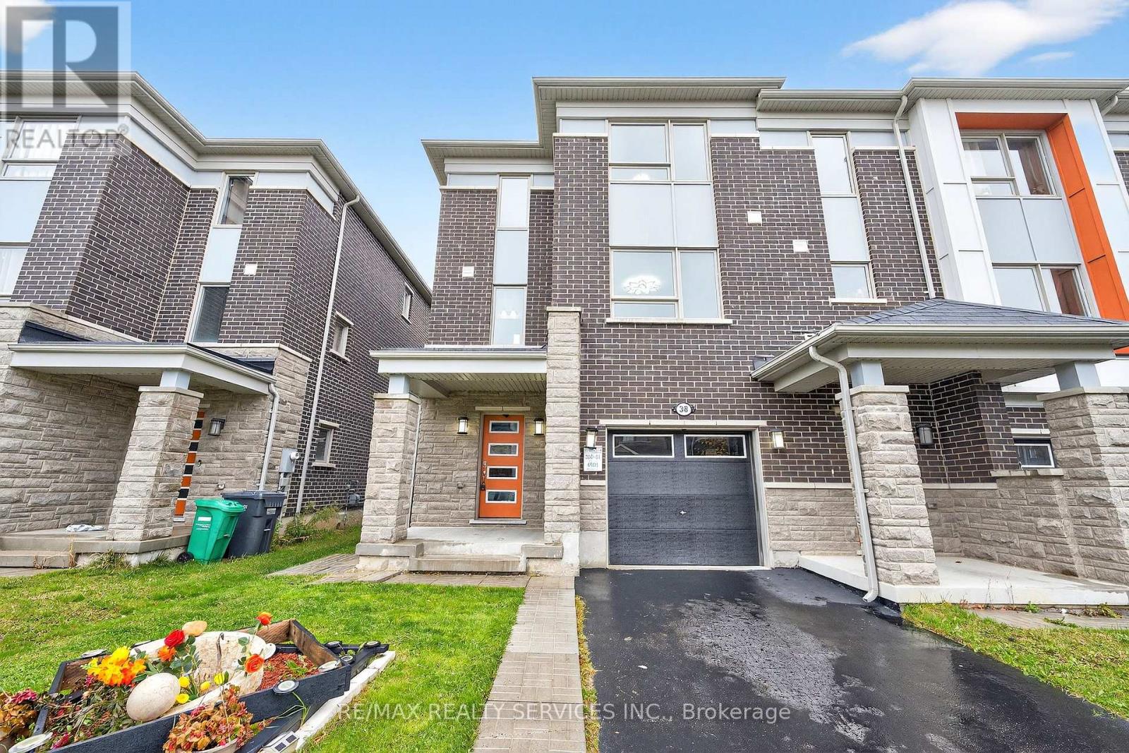 38 DIVERS ROAD, Brampton, Ontario
