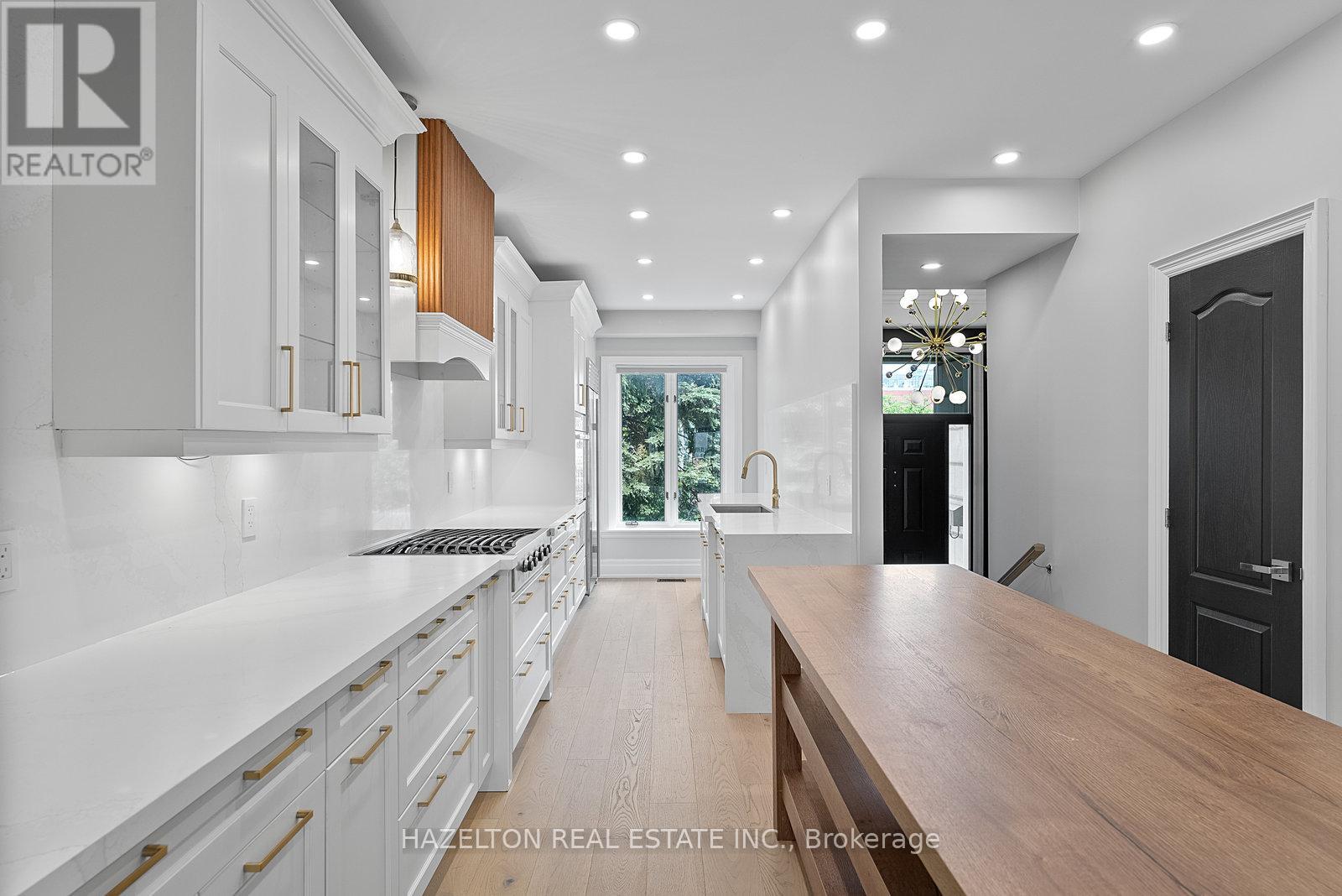 258 SPADINA ROAD, Toronto, Ontario