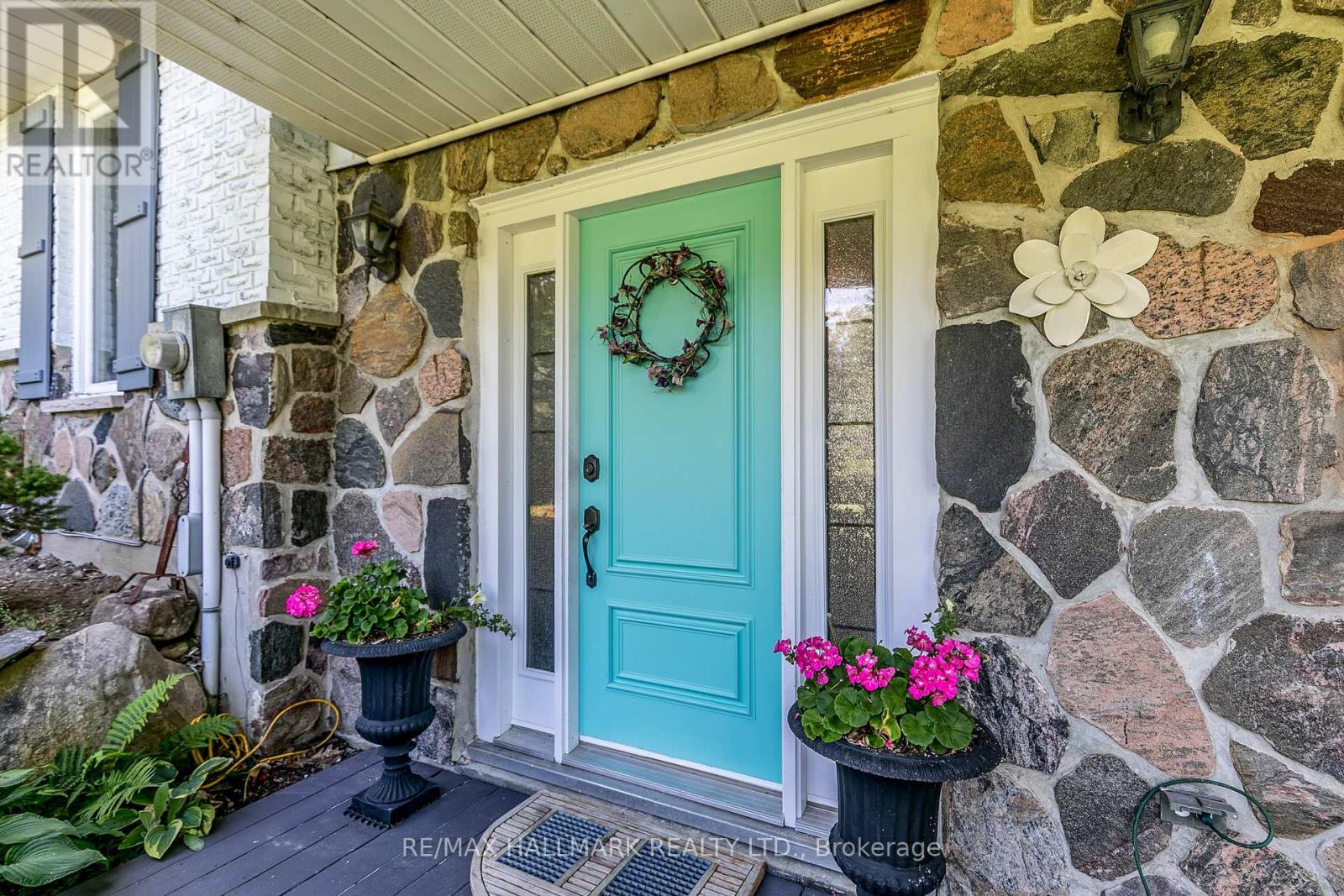 2230 Spring Street, Innisfil, Ontario L9S 2B6 - Photo 4 - N12473997