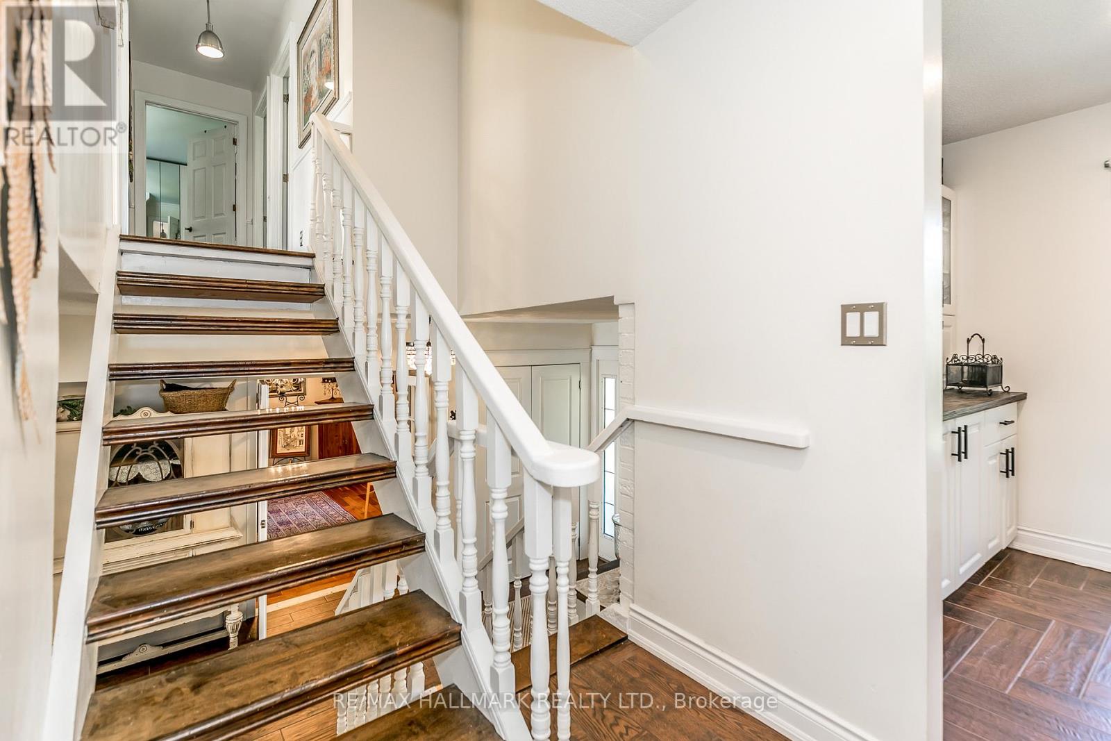 2230 Spring Street, Innisfil, Ontario L9S 2B6 - Photo 5 - N12473997