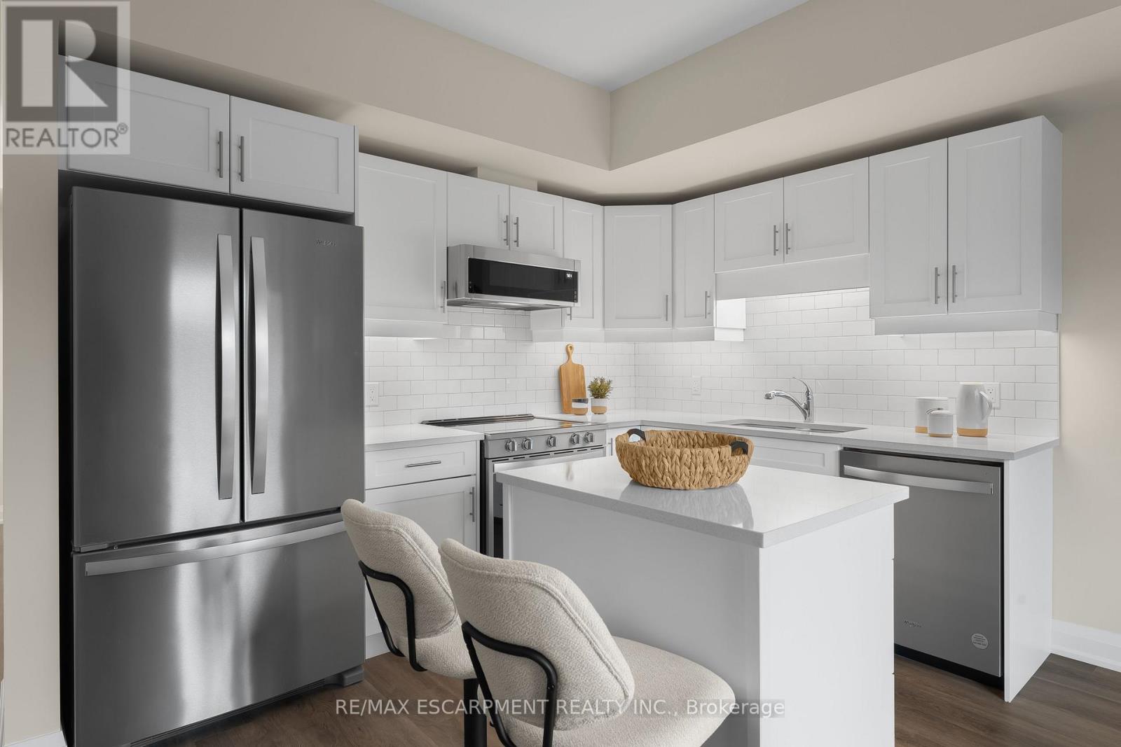 403 - 118 Summersides Boulevard, Pelham, Ontario  L0E 1E1 - Photo 6 - X12365377