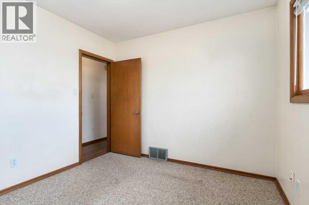 411 10 Street Ne, Calgary, Alberta  T2E 4M2 - Photo 16 - A2266294