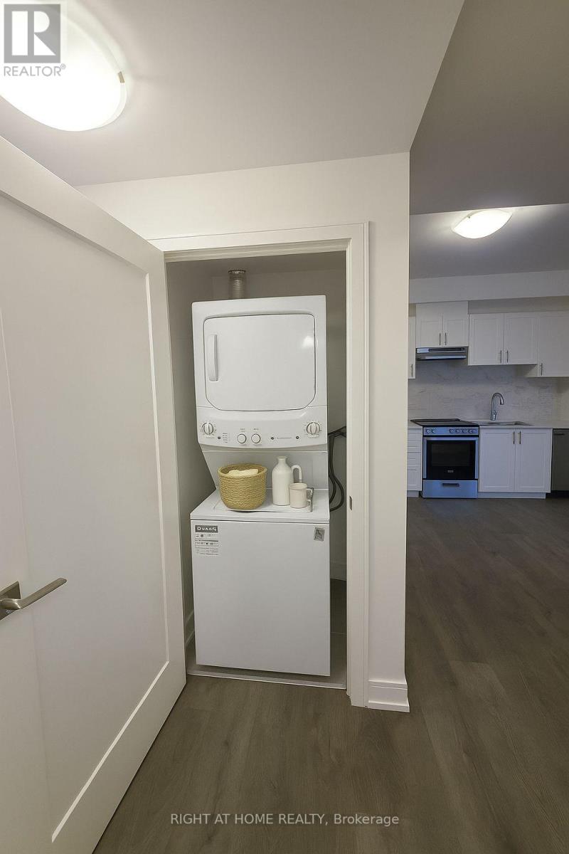 211a - 705 Davis Drive, Newmarket, Ontario  L3Y 0J2 - Photo 9 - N12498166