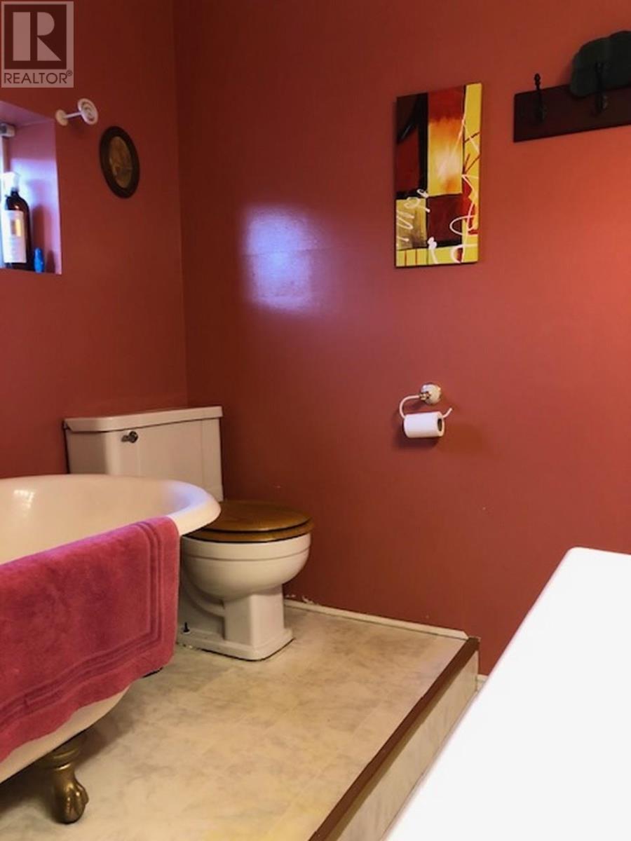 205 Main St, Schreiber, Ontario  P0T 2W0 - Photo 12 - TB253386