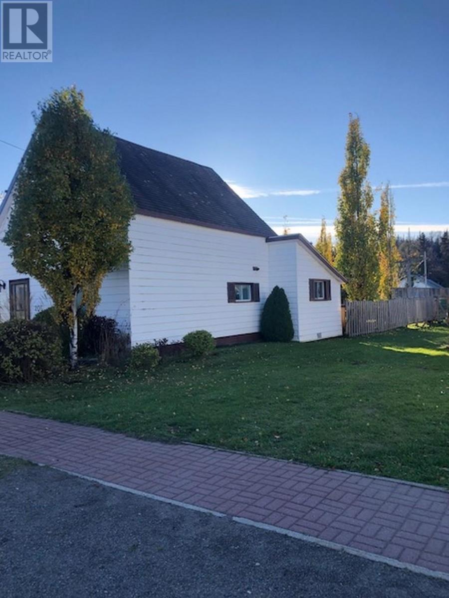 205 Main St, Schreiber, Ontario  P0T 2W0 - Photo 2 - TB253386