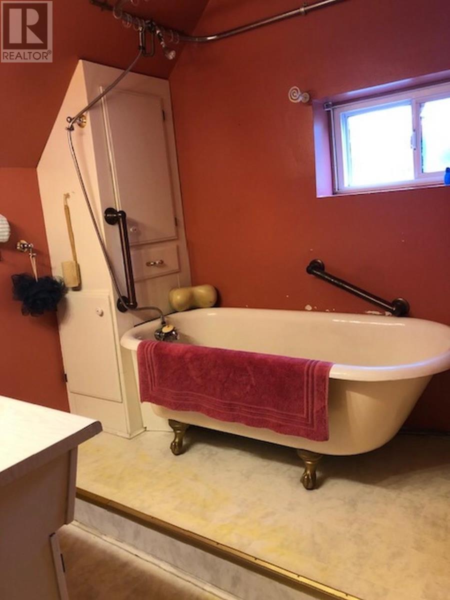 205 Main St, Schreiber, Ontario  P0T 2W0 - Photo 10 - TB253386