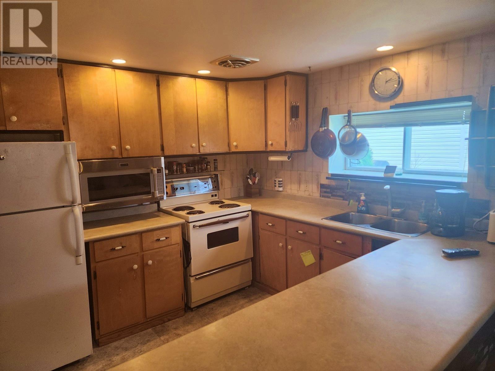 205 Main St, Schreiber, Ontario  P0T 2W0 - Photo 6 - TB253386